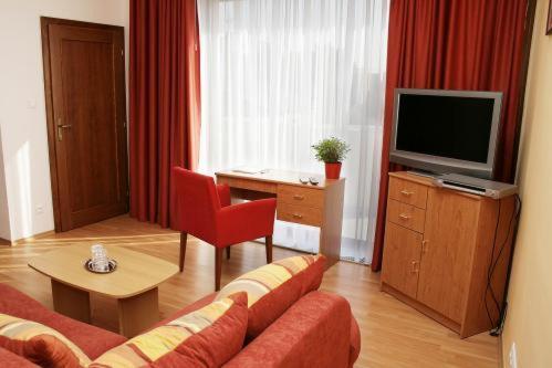 Hotel Maxim Tvrdošín Exterior photo