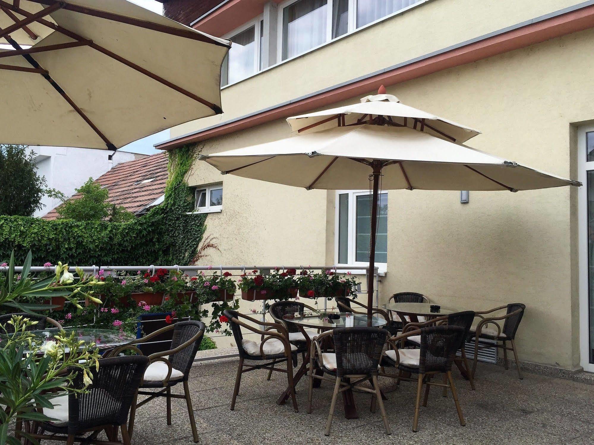Hotel Maxim Tvrdošín Exterior photo